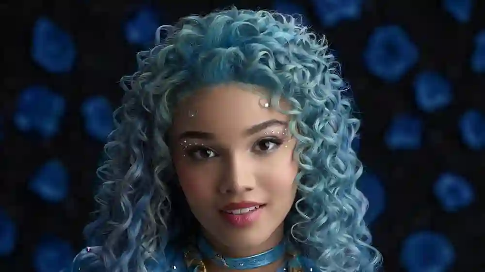  Chloe Descendants – A Look at the New Disney Character